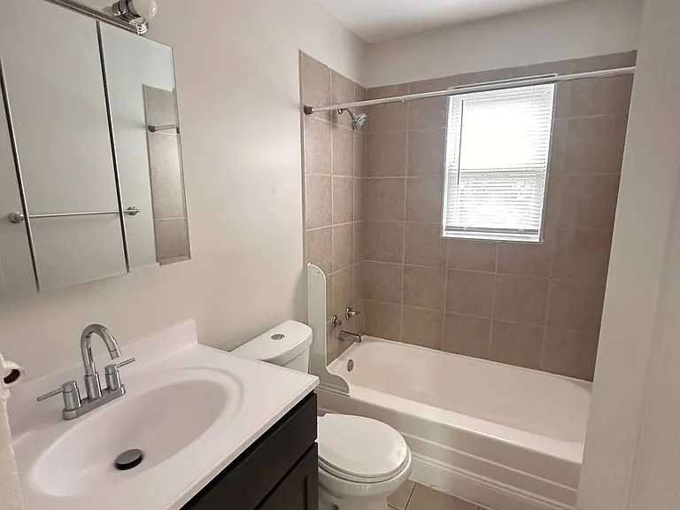 18 Hampton Rd #B9 — Photo 6