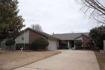 2nd image of 4016 Driftwood Cir