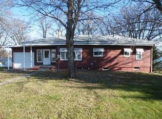 512 SW Shore Dr, Windom, MN 56101