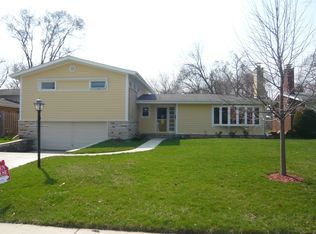400 N Carlyle Pl, Arlington Heights, IL