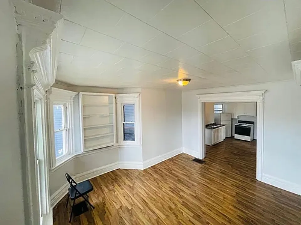 327 Hampshire St #1