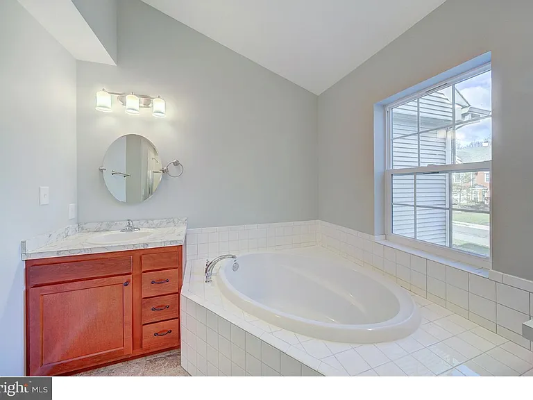 616 Pebble Creek Ct — Photo 17