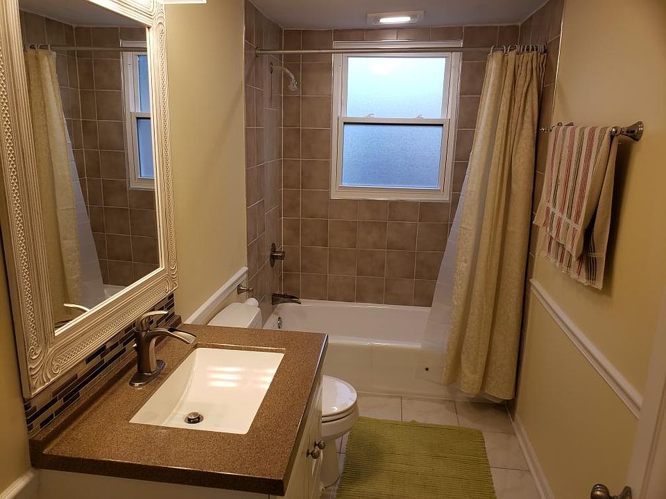 1st image of 6477 N Oxford Ave