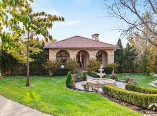 3709 Buck Brush Ct, Lawrence, KS 66049