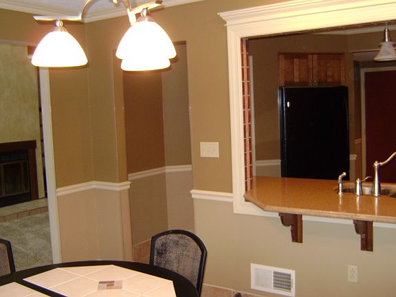 5th image of 300 Bedford Glen Ln
