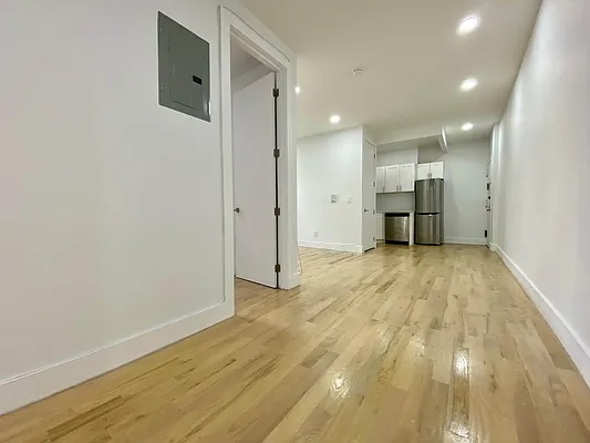 Rented by Lang Realty LLC | media 6