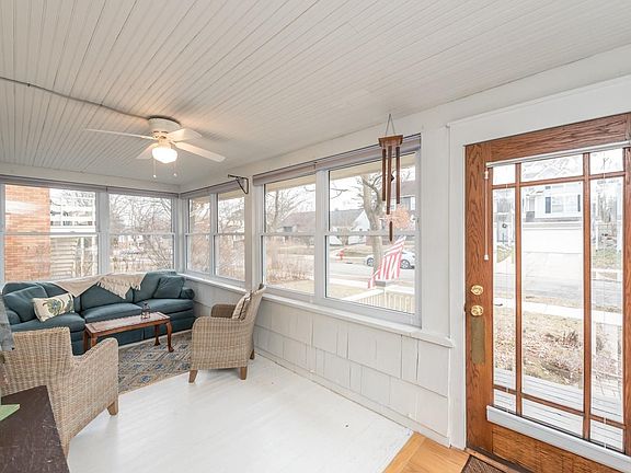 4th image of 1606 Charlton Ave