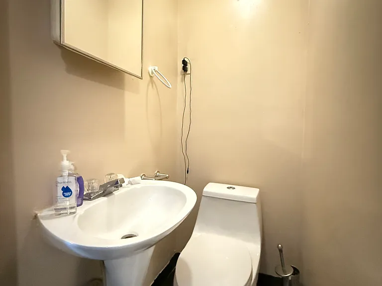 225 Parsons St #1 — Photo 9