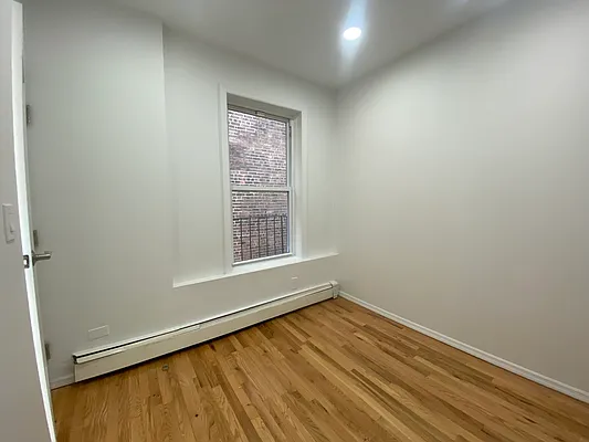 Rented by Dynamik Realty | media 10