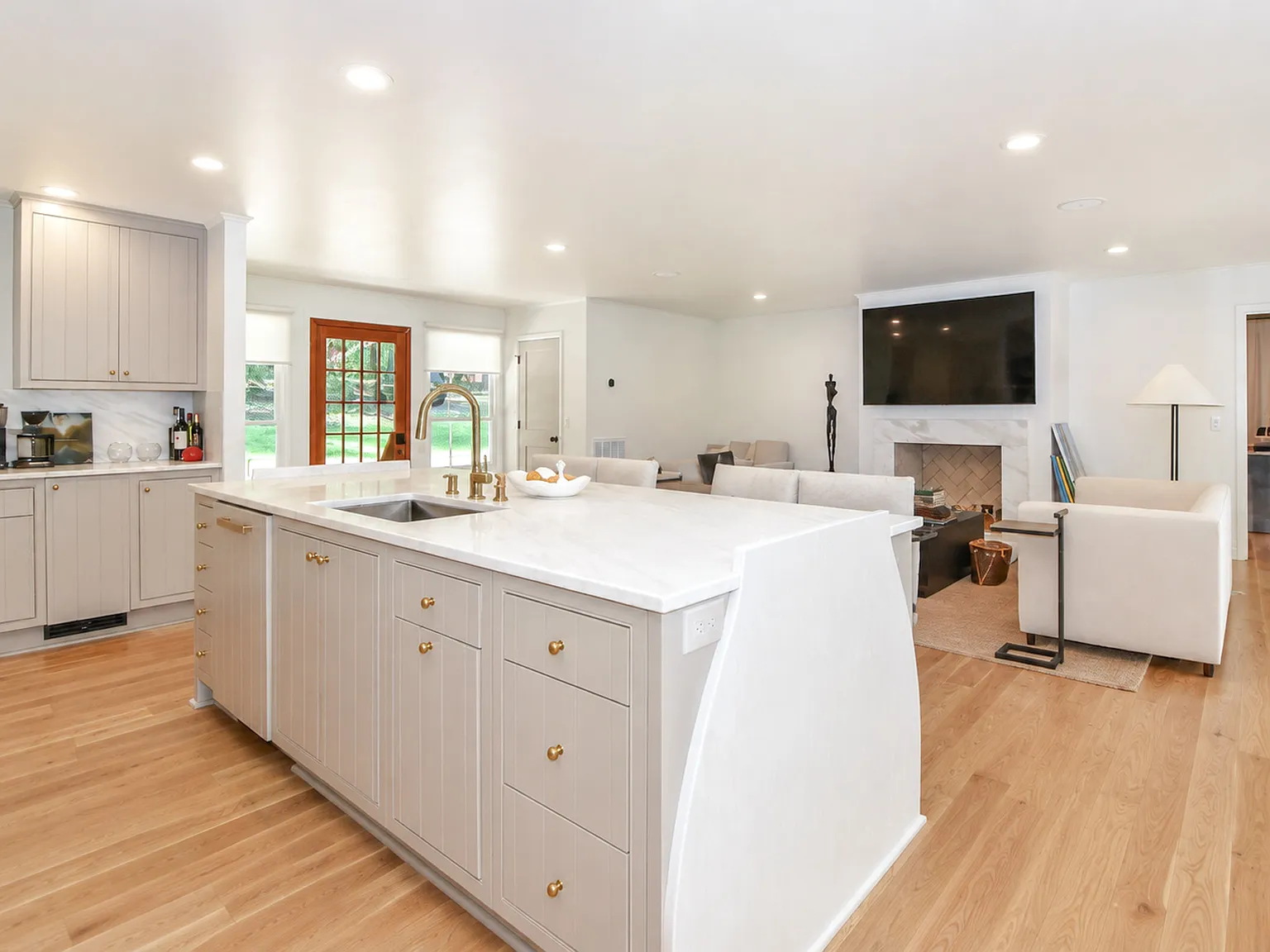 2 bed, 2.5 bath, $2,500 — Photo 4