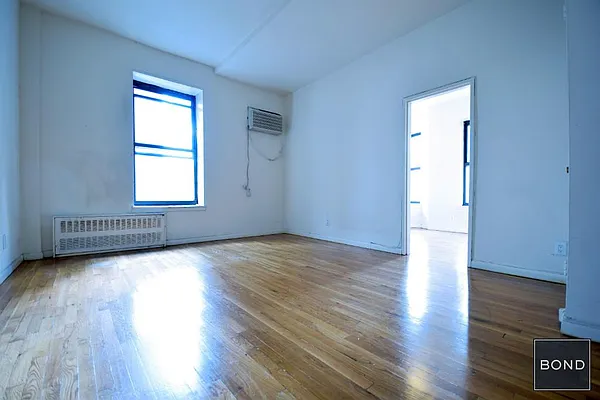 Rented by Bond New York | media 19