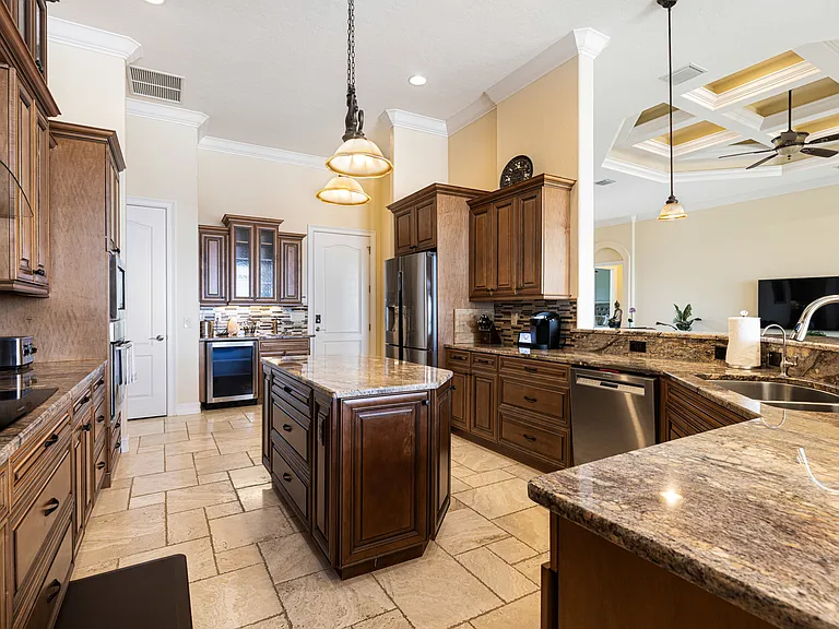 4470 Northshore Dr — Photo 12