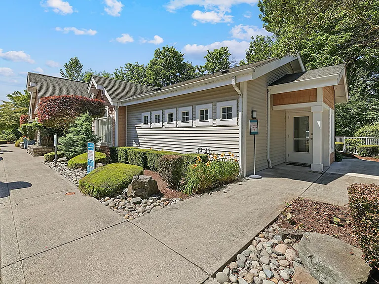 Pinnacle on Lake Washington — Photo 29