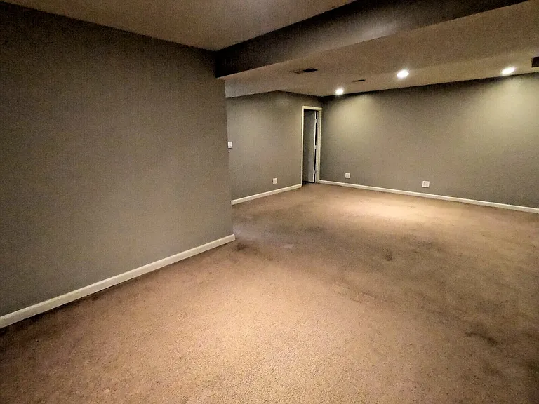 8703 W Nantucket St — Photo 16