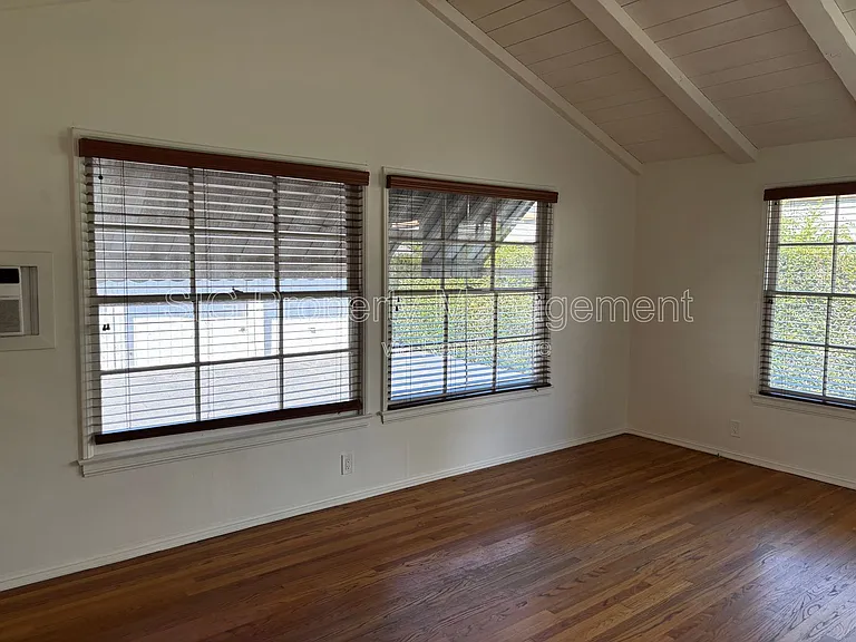 5071 Kester Ave #5071 — Photo 10