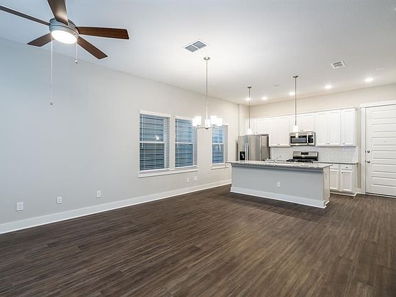 3rd image of 795 Strawberry Pines Ct