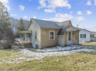 160 Cross Creek Rd, Avella, PA 15312
