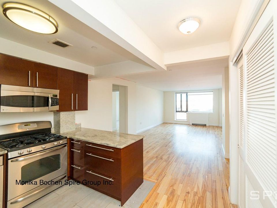 2nd image of 3002 30th St APT 303