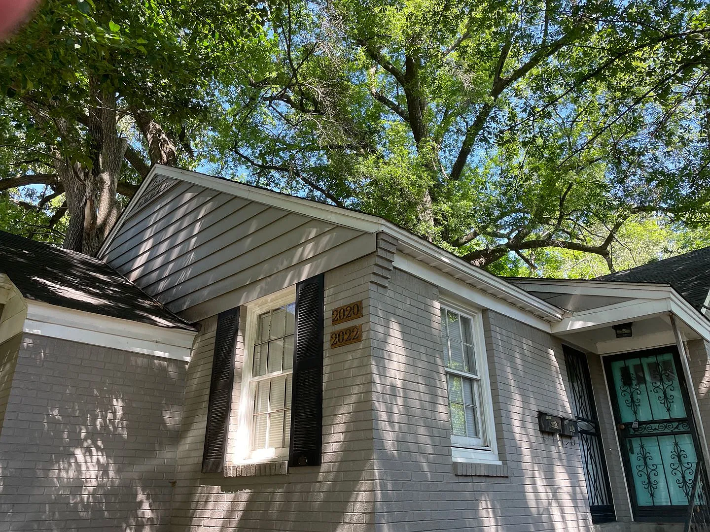 2 bedroom 1 bath in Midtown near Peabody and Cooper — Photo 1