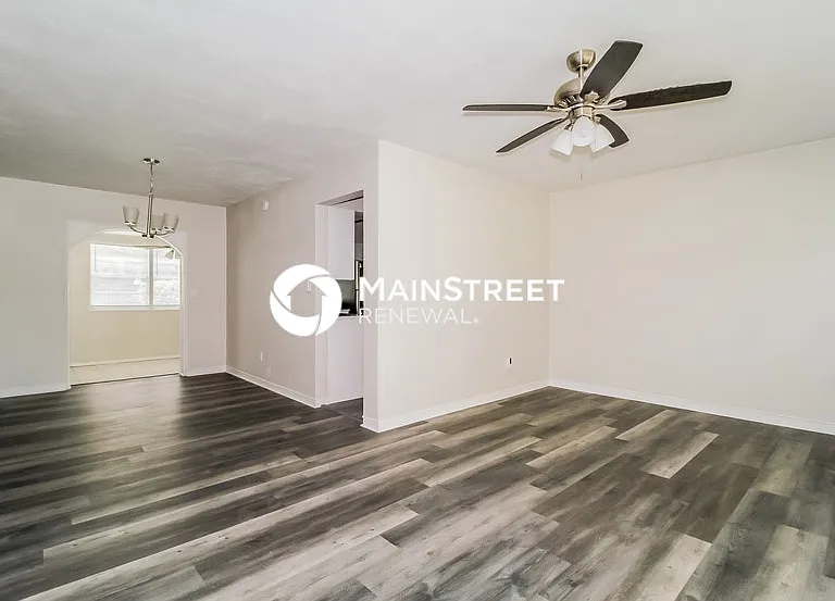 3108 Pembrook Dr — Photo 2