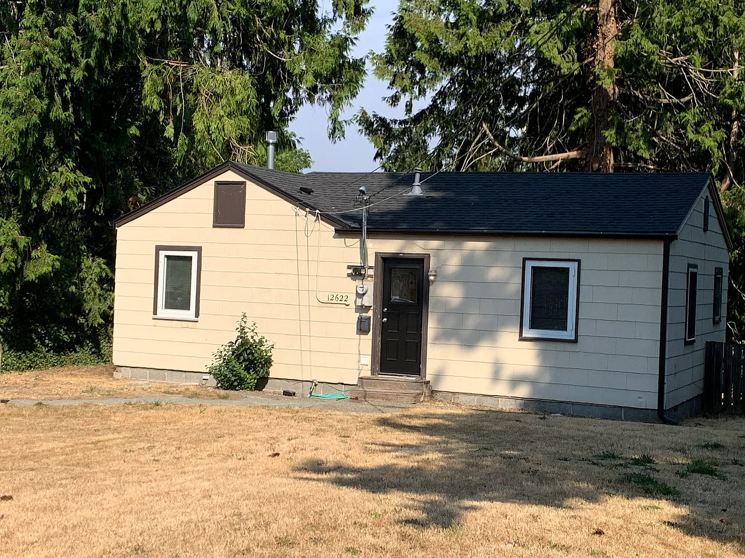 14th Ave S, Burien — Photo 1