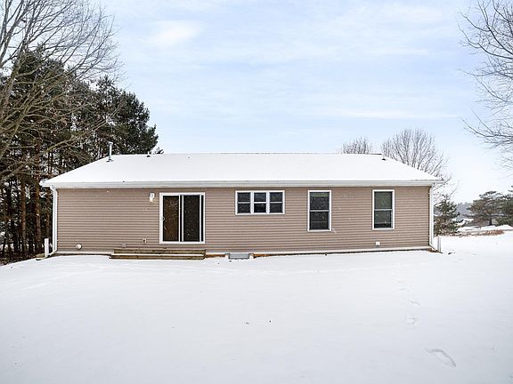 4th image of 1002 Iberian Dr