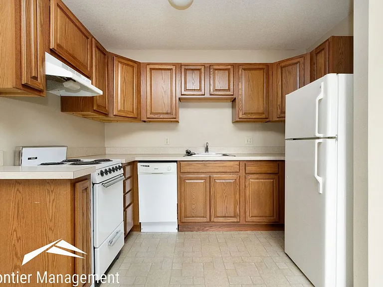 Anderson Village — Photo 15