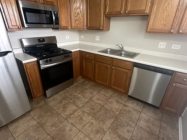 1670 Autumn Ave #A — Photo 4