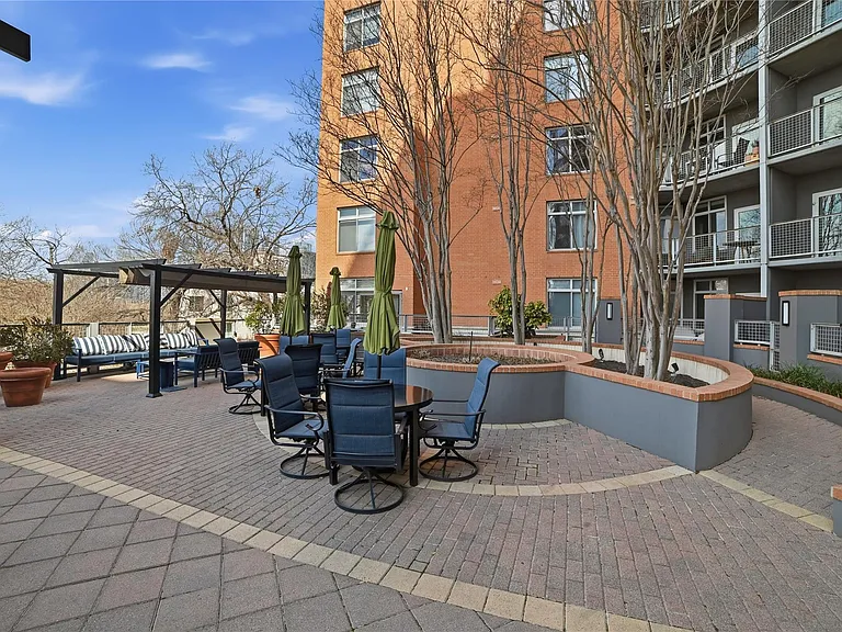54 Rainey St #1018 — Photo 30
