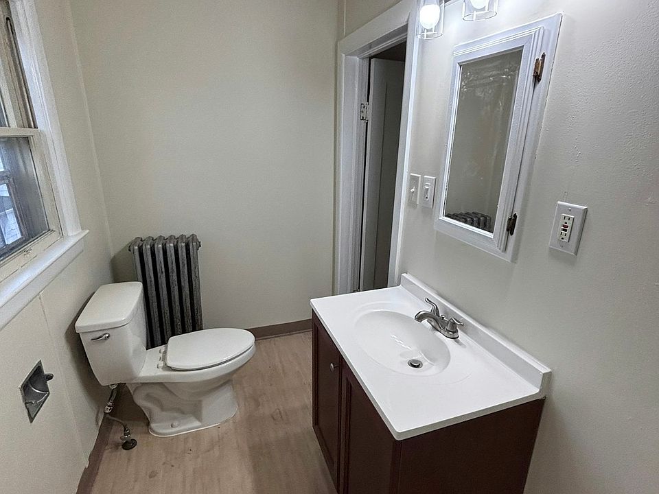 1st image of 365 N Maple Ave