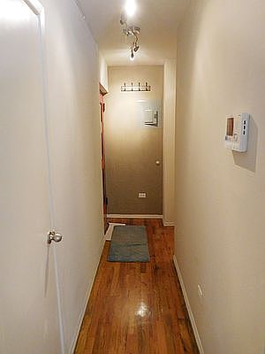 5th image of 3123 Crescent St APT 2B