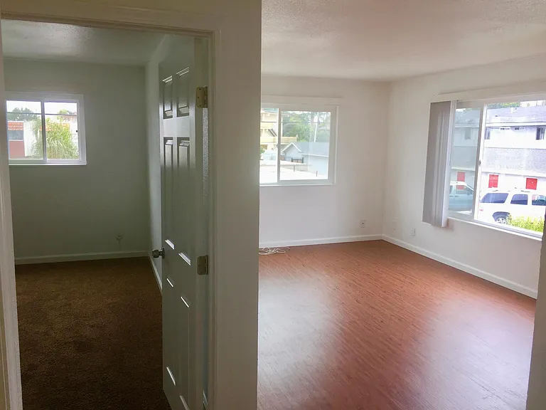 429 Grant St — Photo 2
