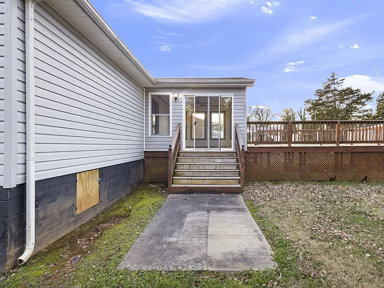 242 Dodd St — Photo 30