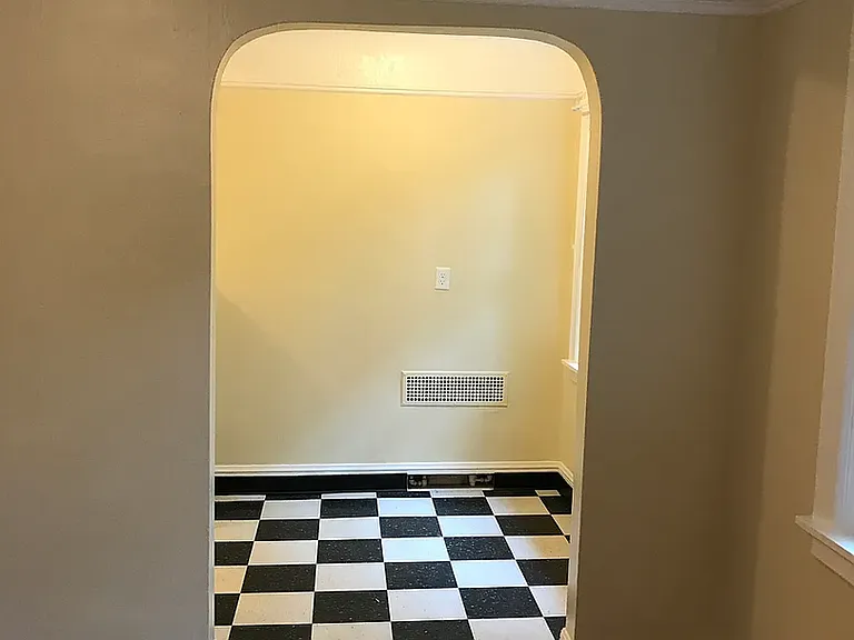 Flanders Apartments — Photo 6