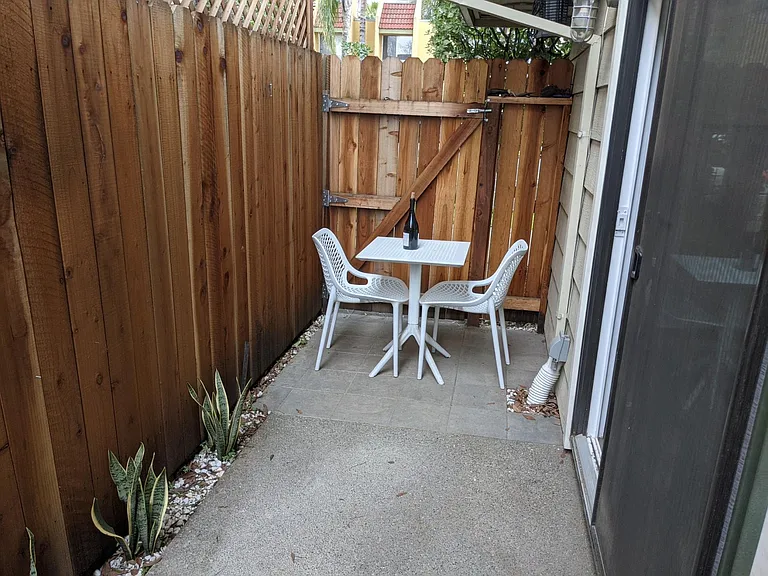 Private Outdoor Patio W/Front Gate to Sidewalk