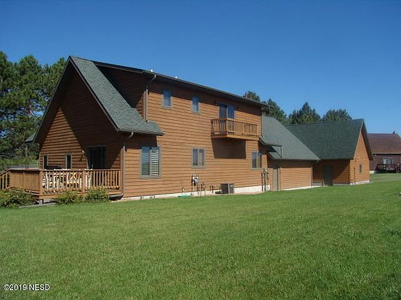 3rd image of 901 S Lake Dr