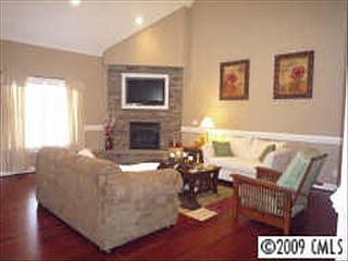 2nd image of 4247 Woodsbury Ln