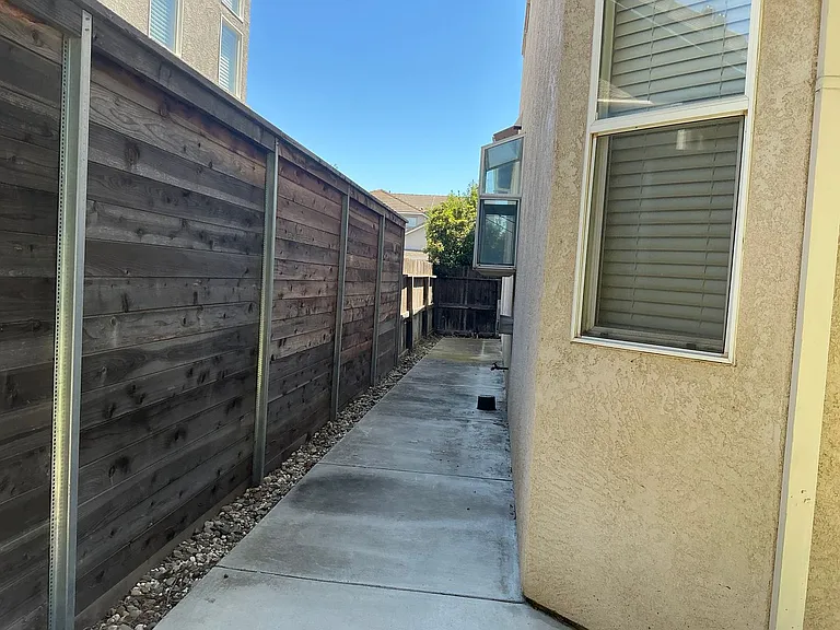 2023 Lauritson Ln — Photo 17