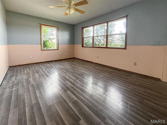 5th image of 601 N Foster St