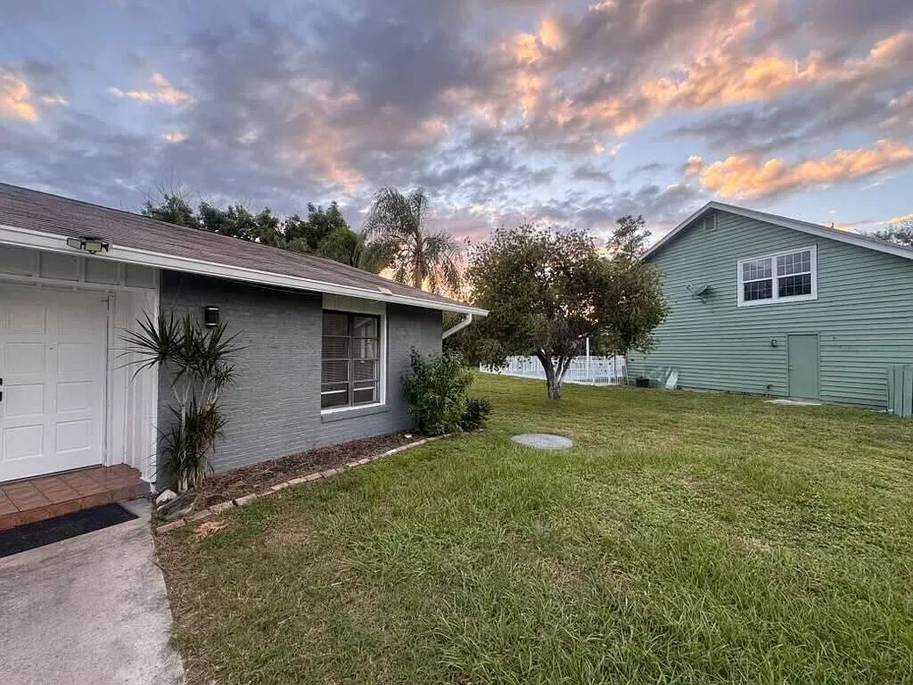 3 bed, 2.0 bath, 1716 sqft, $2,500 — Photo 3