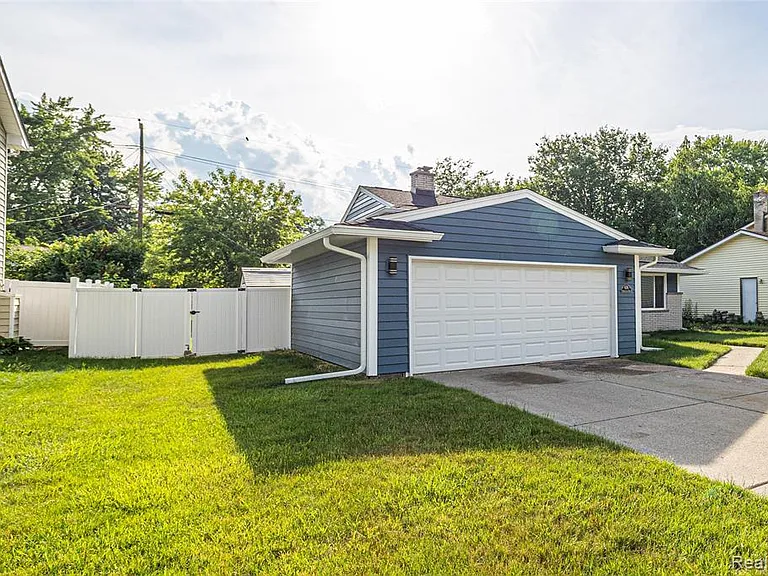 676 Sheffield Rd — Photo 25