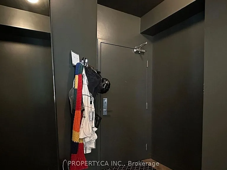49 E Liberty St #1407 — Photo 6