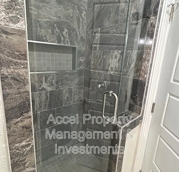 2325 N Peking St — Photo 15