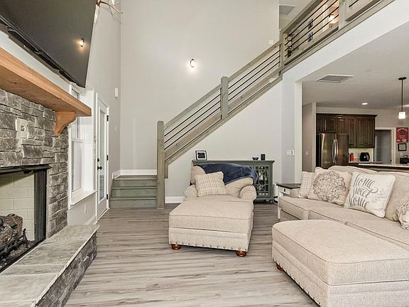 11th image of 1651 Winding Stairs Rd