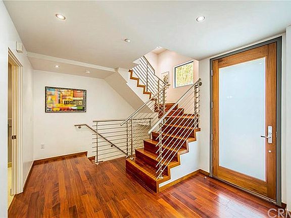 5th image of 914 14th St APT 102