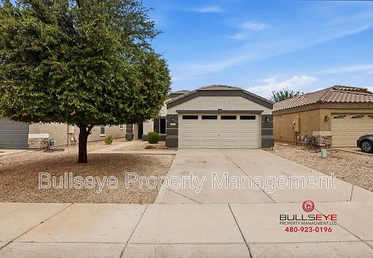 310 E Payton St — Photo 1