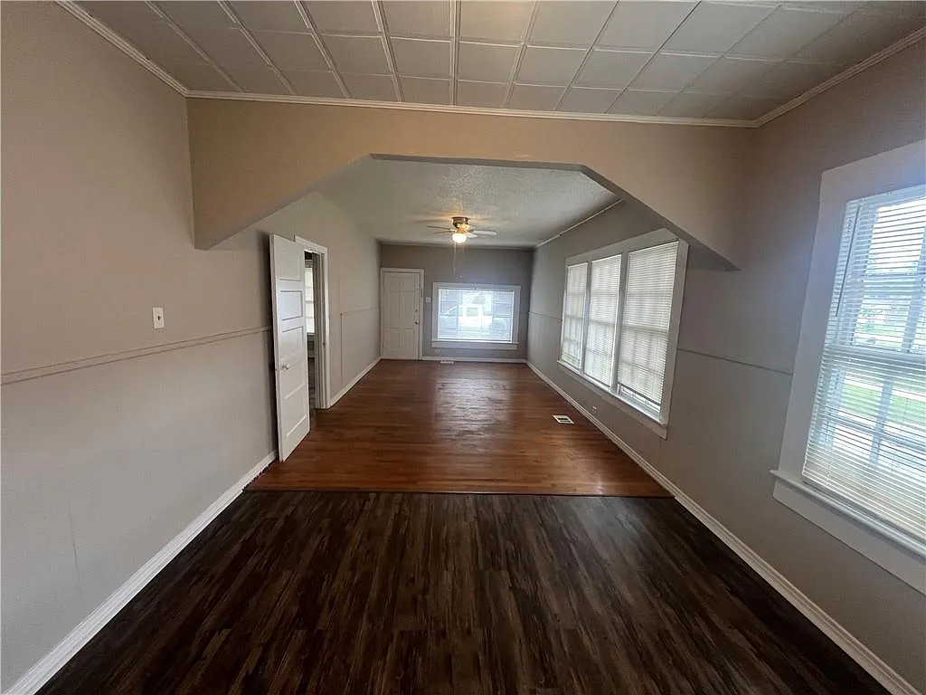 3 bed, 1.0 bath, 1257 sqft, $895 — Photo 4