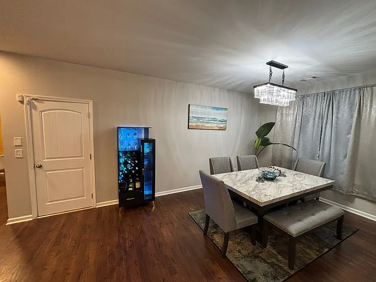 518 Tulip Ln — Photo 13