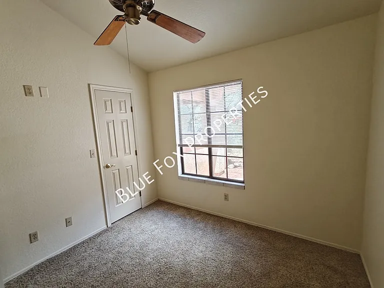 131 E Horizon Cir — Photo 15