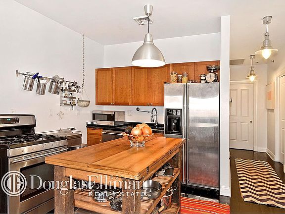 3rd image of 242 Adelphi St #Penthouse
